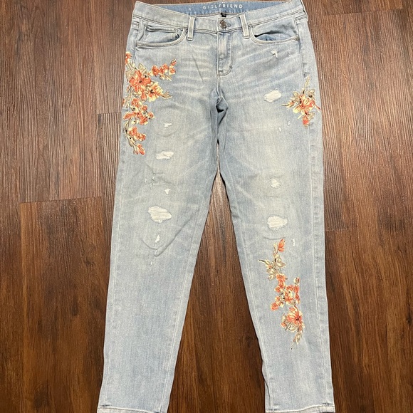 WHBM The Girlfriend Floral Embroidered Cropped Jeans - Picture 4 of 13